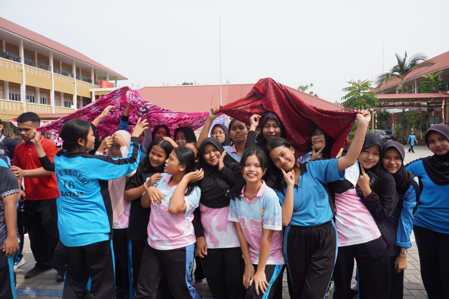 Semarak HUT RI ke-81 di SMAN 16 Batam Gelar Kegiatan "Merdeka Beraksi, Bersama Menginspirasi"