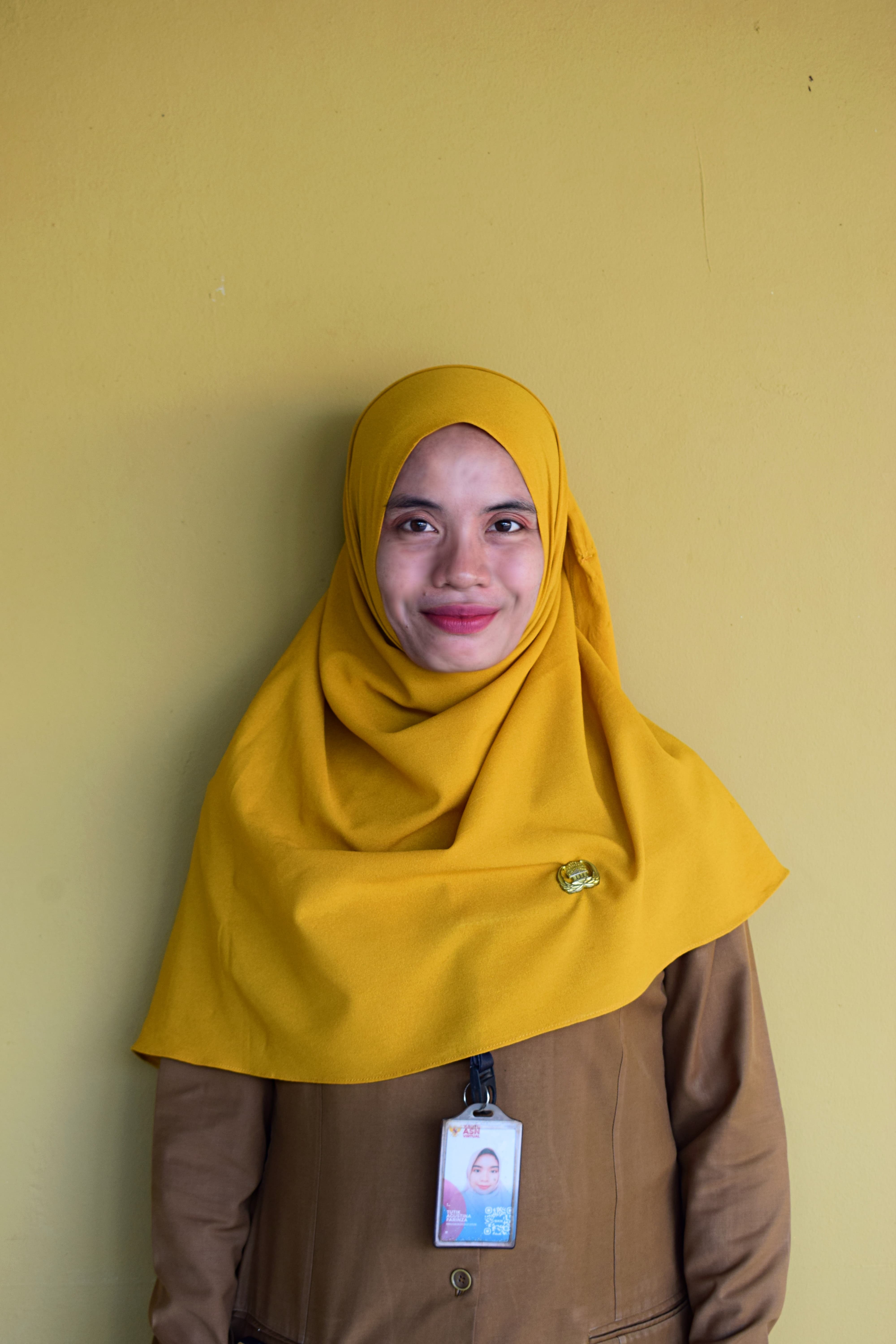 Tutik Agustina Farinza, S. Pd.