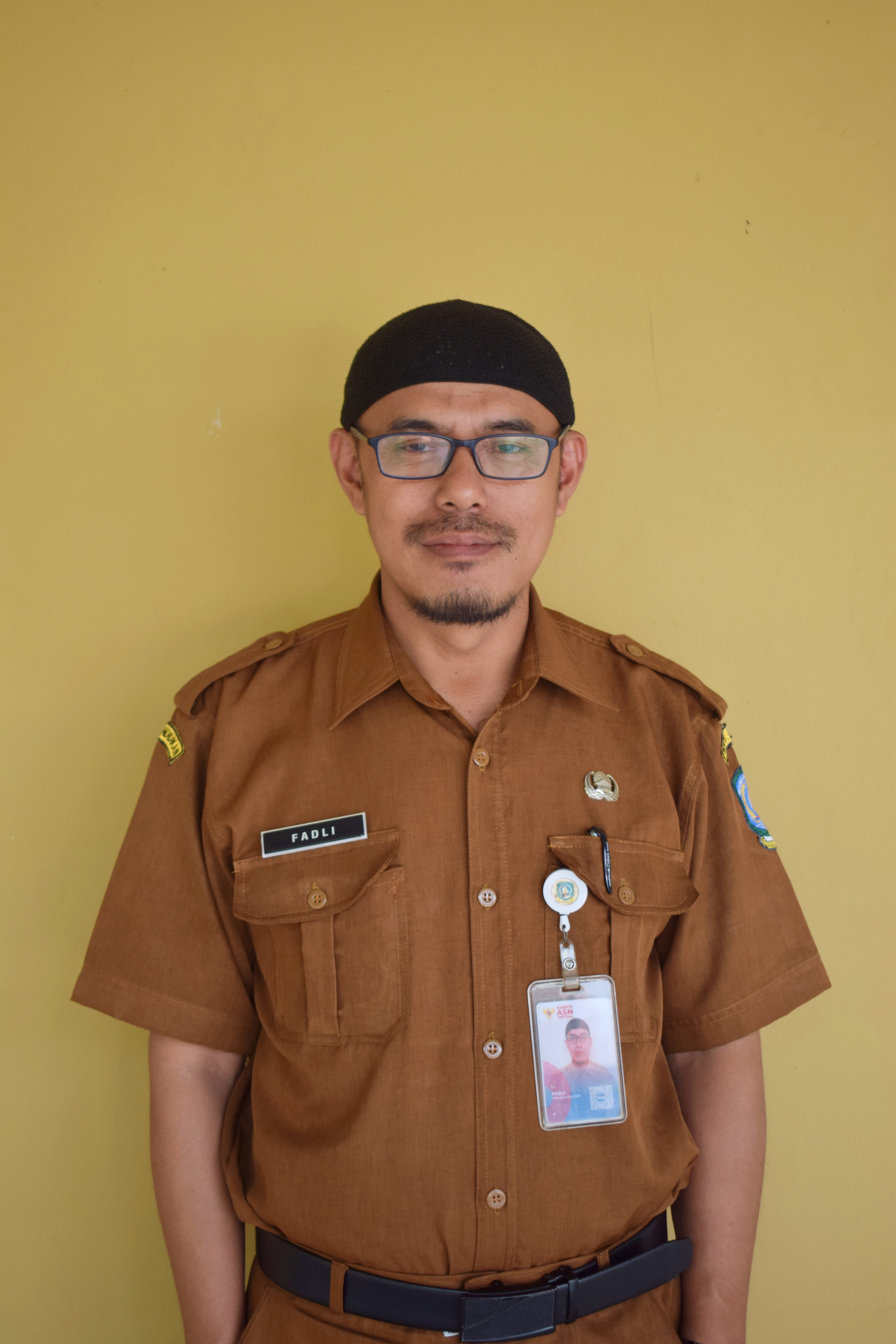 Fadli, S.E.I