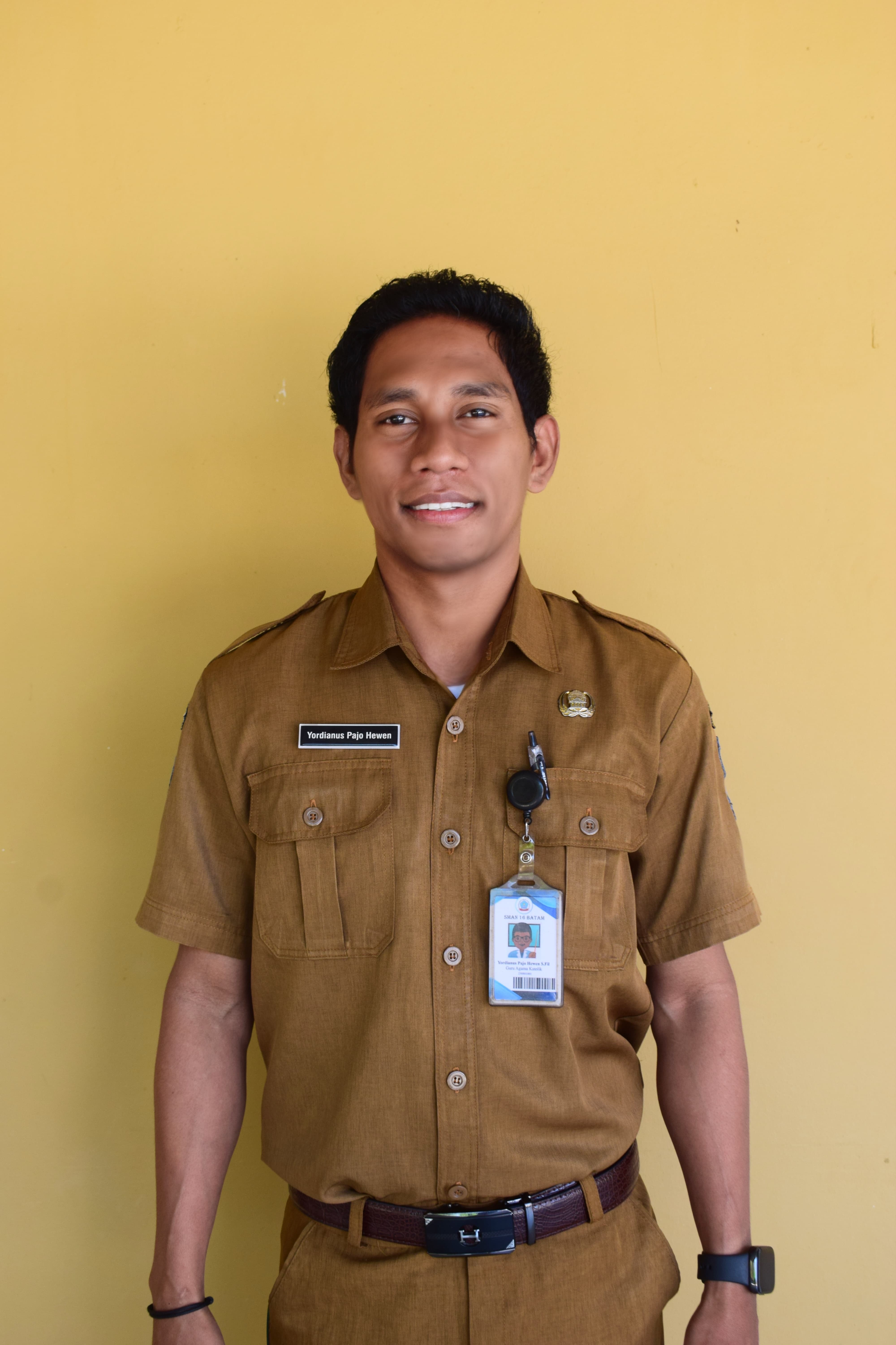Yordianus Pajo Hewen, S.Pd